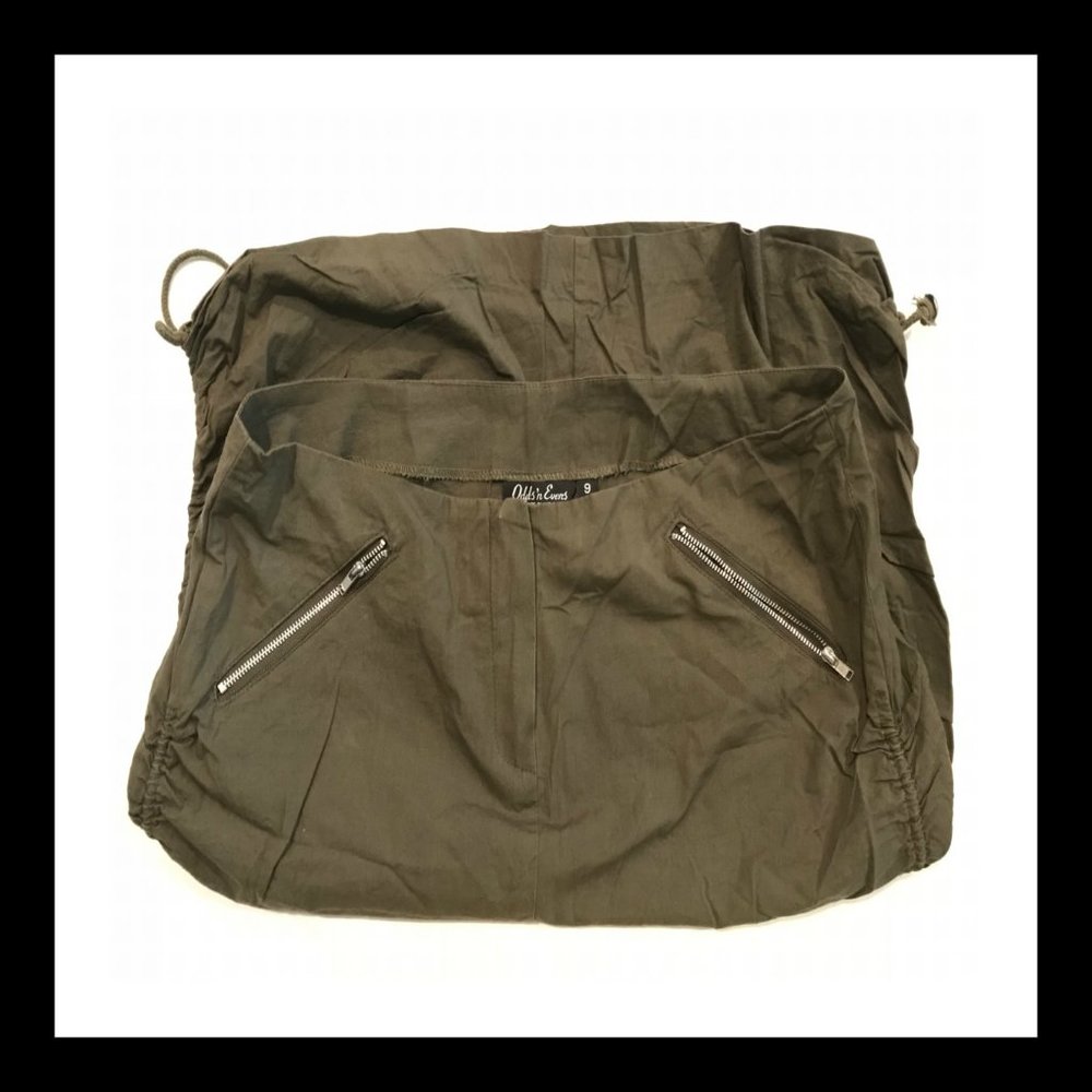 Dual Zipper Pocket Cinched Skirt